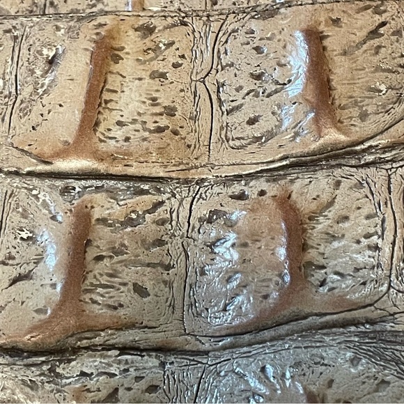 Brahmin For Dillard's Stone Colored Croc Leather Rectangle Shoulder Handbag - Picture 9 of 12